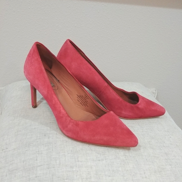 H&M red suede pointed toe pump 3" heel, fits US 6 To 6.5, EUR 37 - Picture 1 of 7